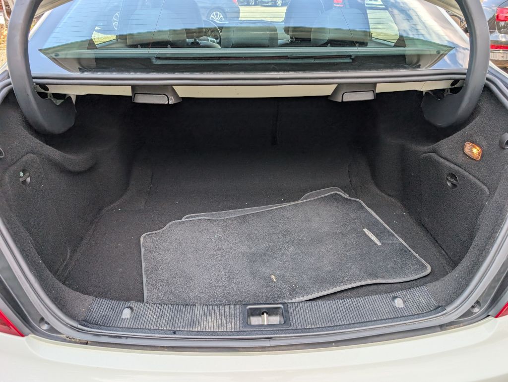 2012 Mercedes-Benz C-Class Image 19