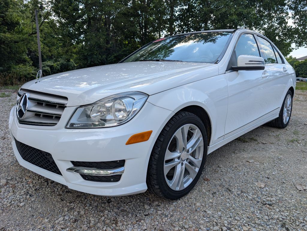 2013 Mercedes-Benz C-Class Image 3