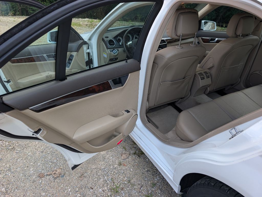 2013 Mercedes-Benz C-Class Image 8