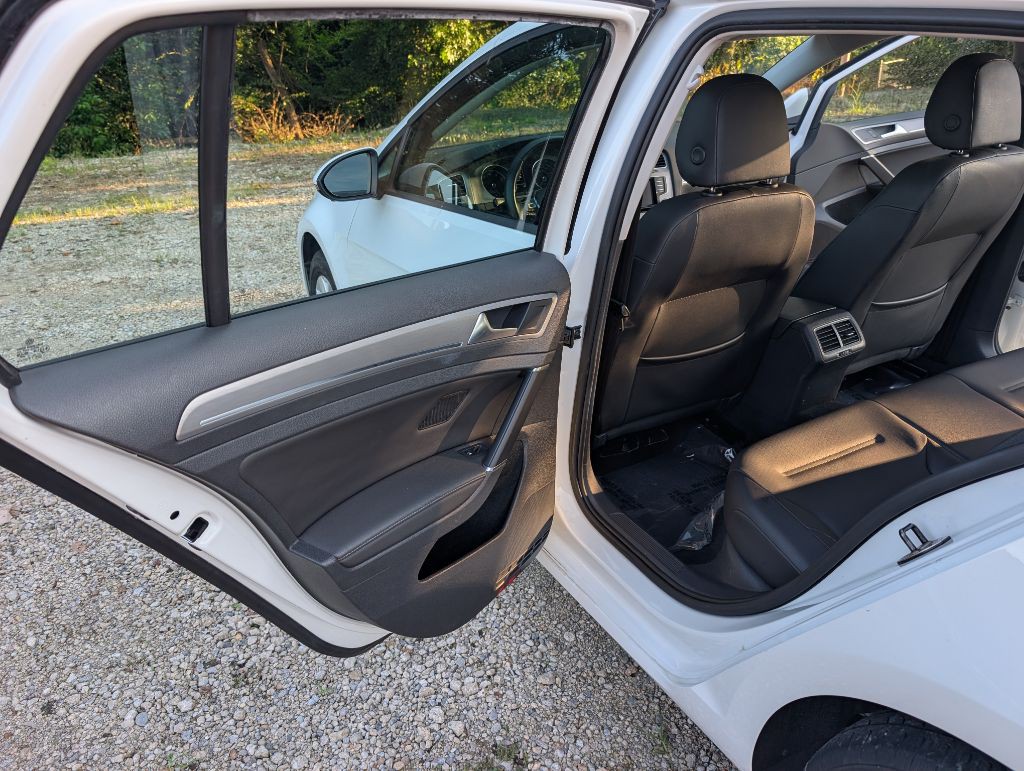 2015 Volkswagen Golf Image 8