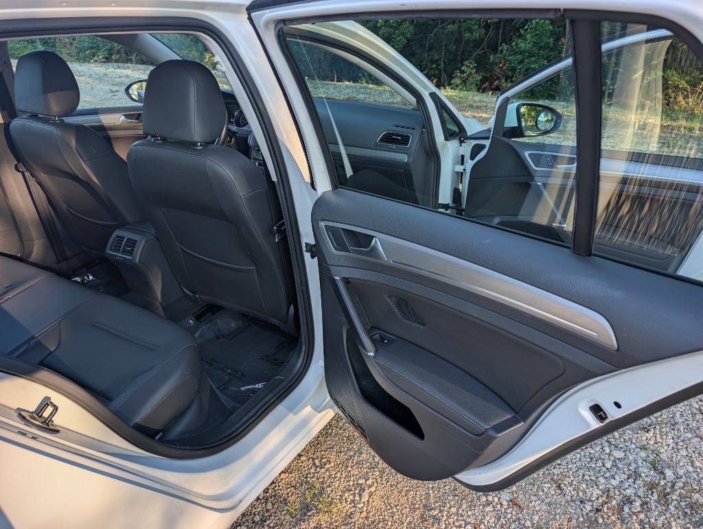 2015 Volkswagen Golf Image 10