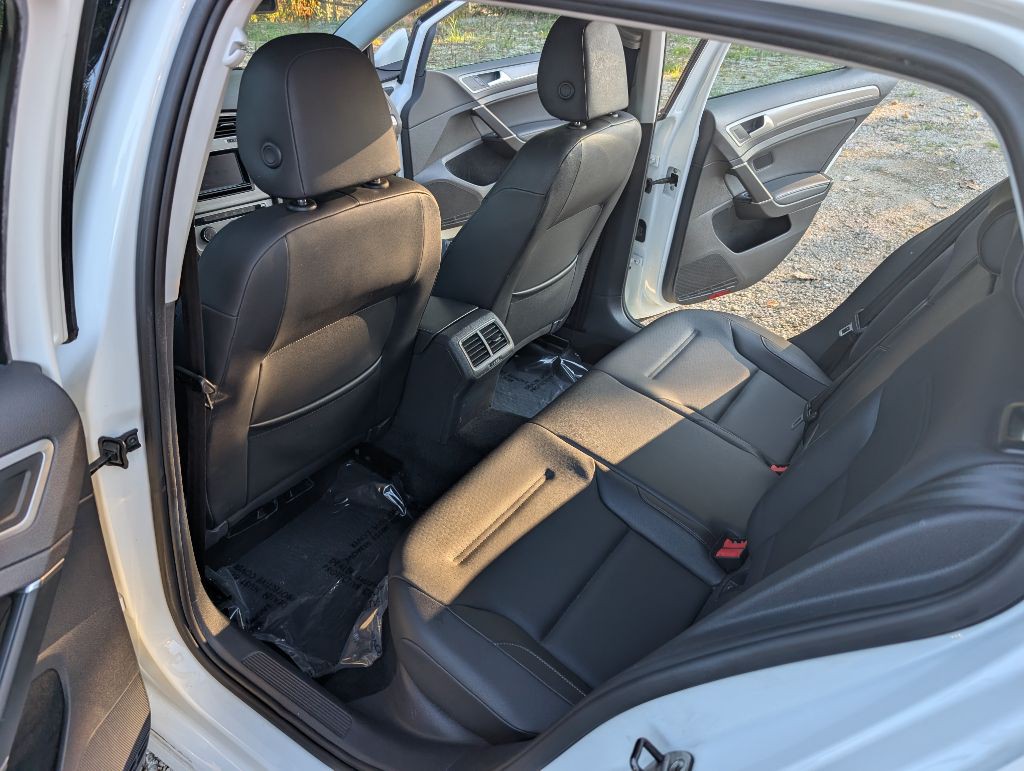 2015 Volkswagen Golf Image 11