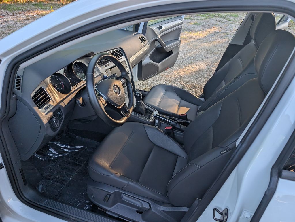 2015 Volkswagen Golf Image 13