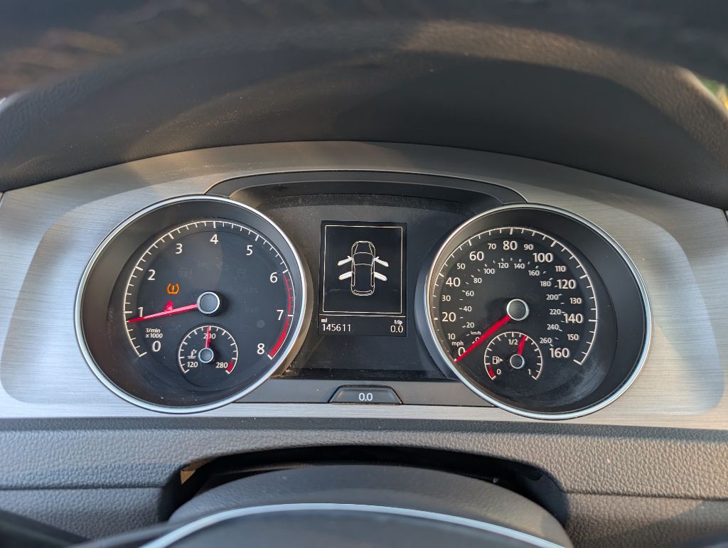 2015 Volkswagen Golf Image 16