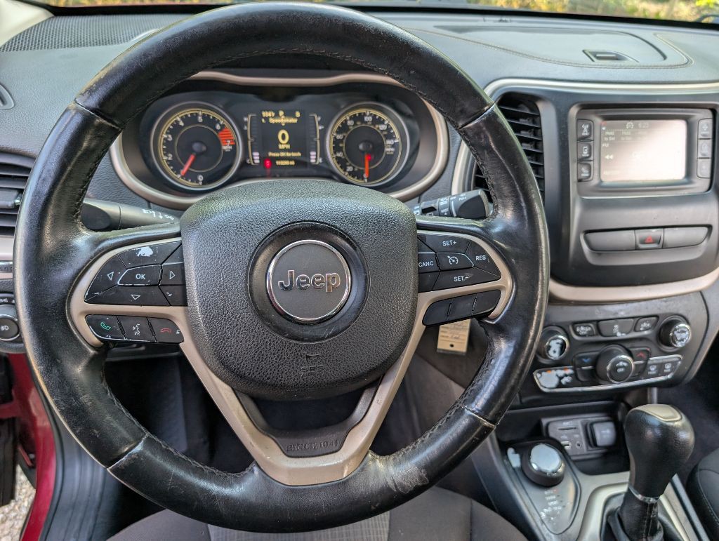2017 Jeep Cherokee Image 16