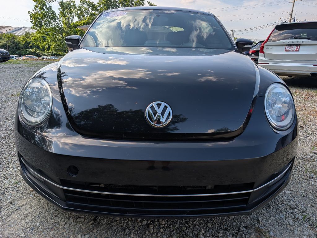 2012 Volkswagen Beetle Image 2