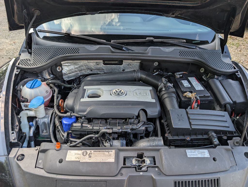 2012 Volkswagen Beetle Image 17