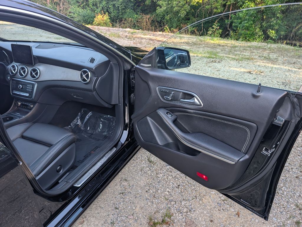 2018 Mercedes-Benz CLA-Class Image 9