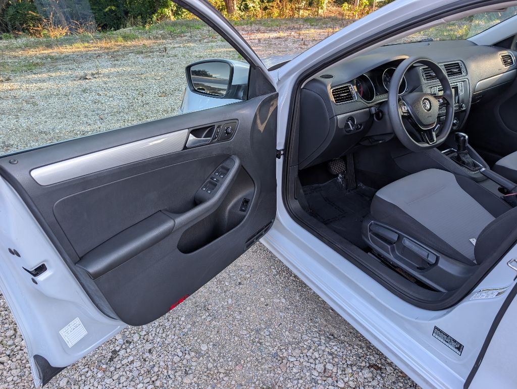 2017 Volkswagen Jetta Image 8