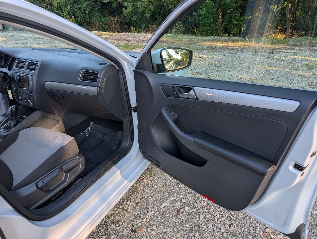 2017 Volkswagen Jetta Image 10