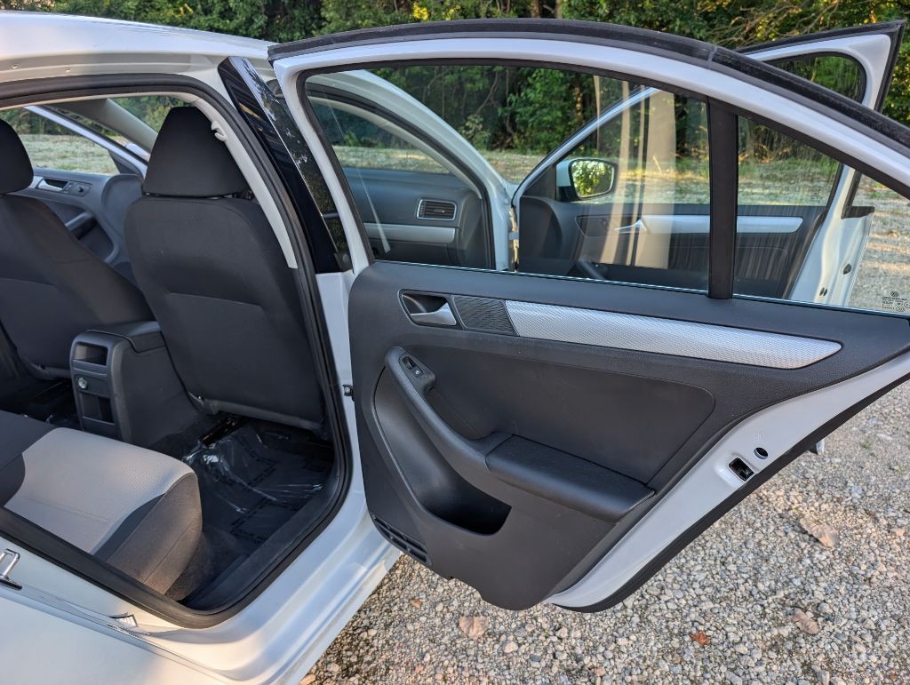 2017 Volkswagen Jetta Image 11