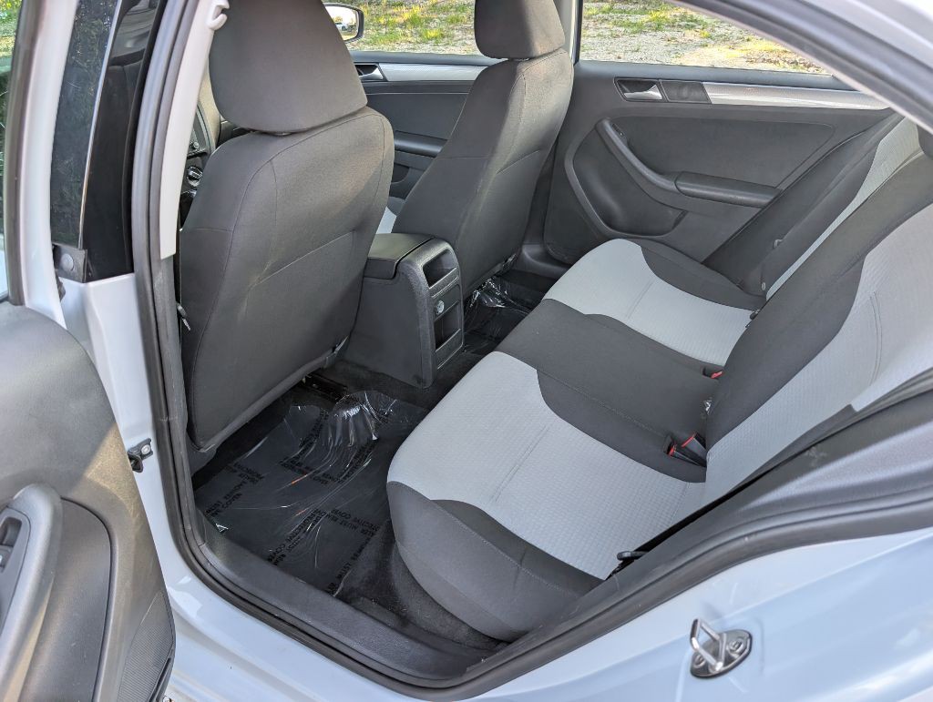 2017 Volkswagen Jetta Image 12