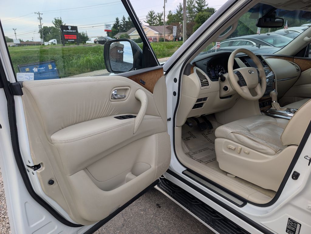 2012 INFINITI QX56 Image 8