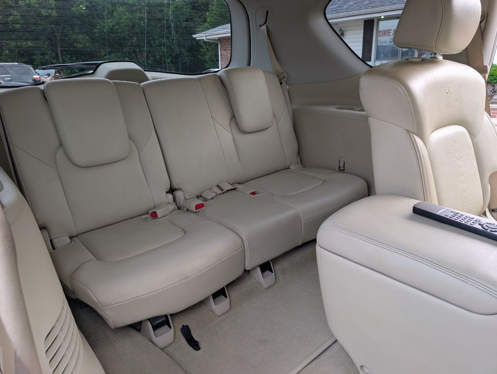 2012 INFINITI QX56 Image 12