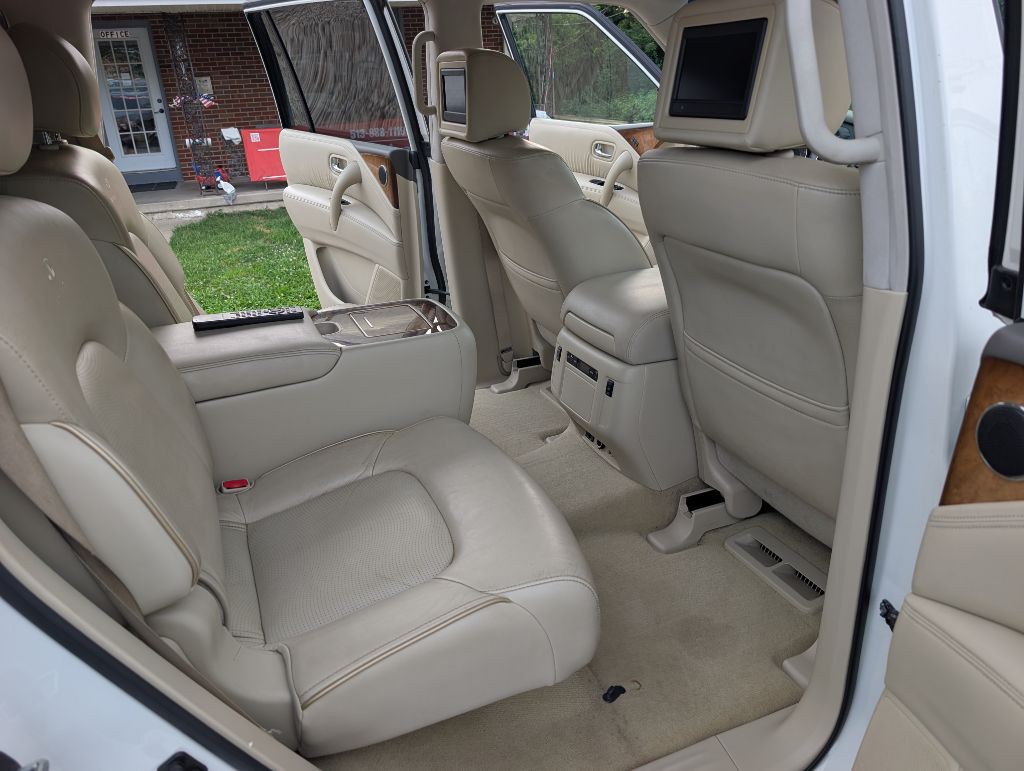 2012 INFINITI QX56 Image 13