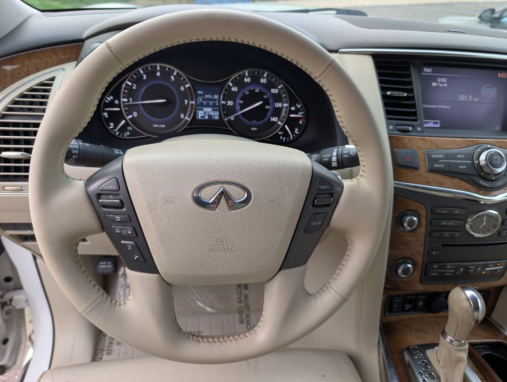 2012 INFINITI QX56 Image 16