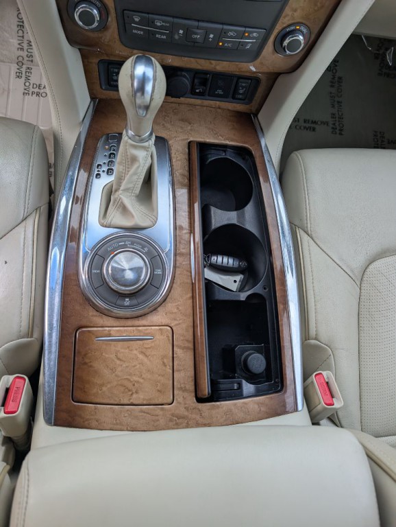2012 INFINITI QX56 Image 19