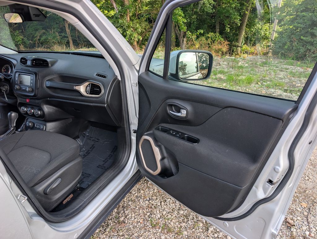 2015 Jeep Renegade Image 10