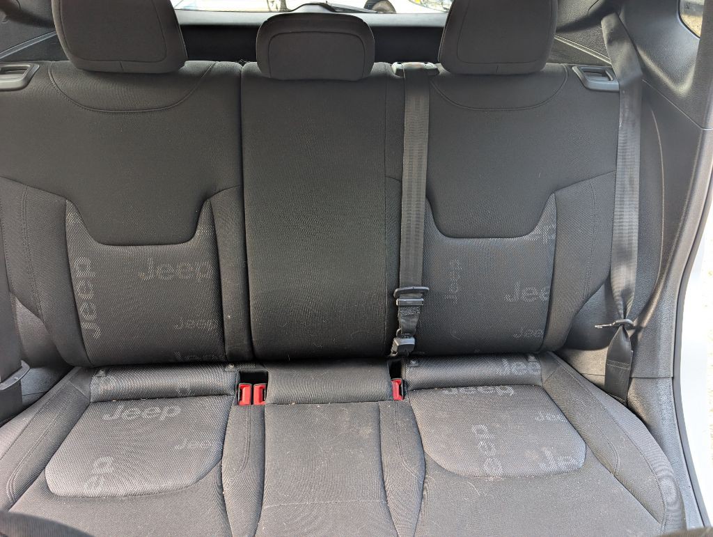 2015 Jeep Renegade Image 13