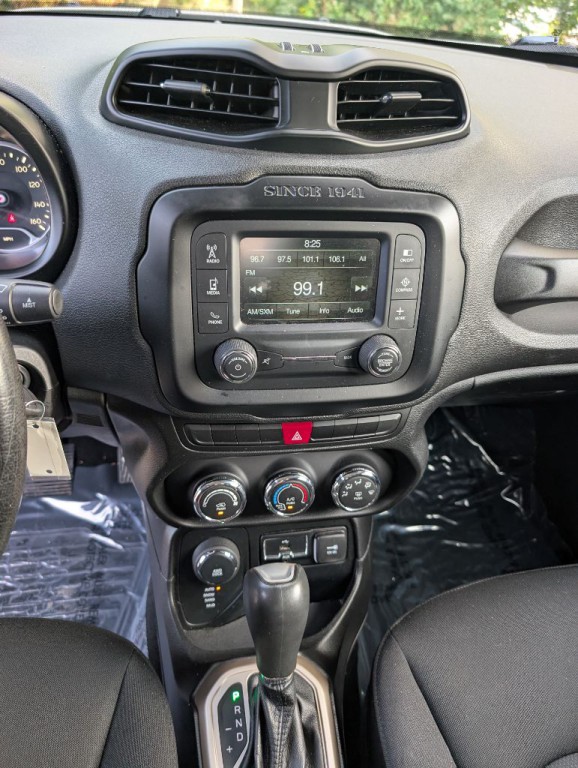 2015 Jeep Renegade Image 17