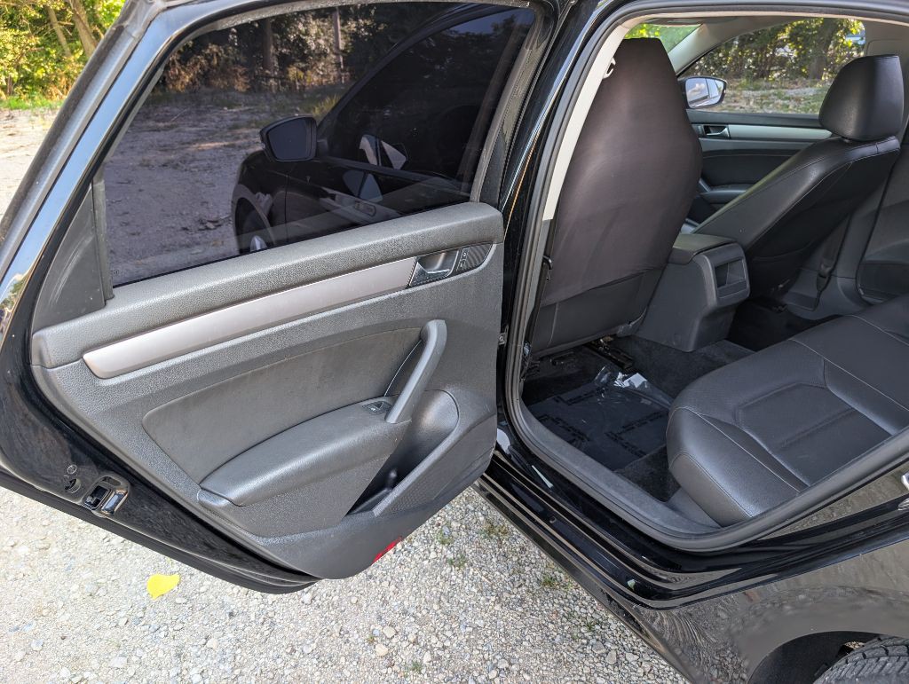 2015 Volkswagen Passat Image 9