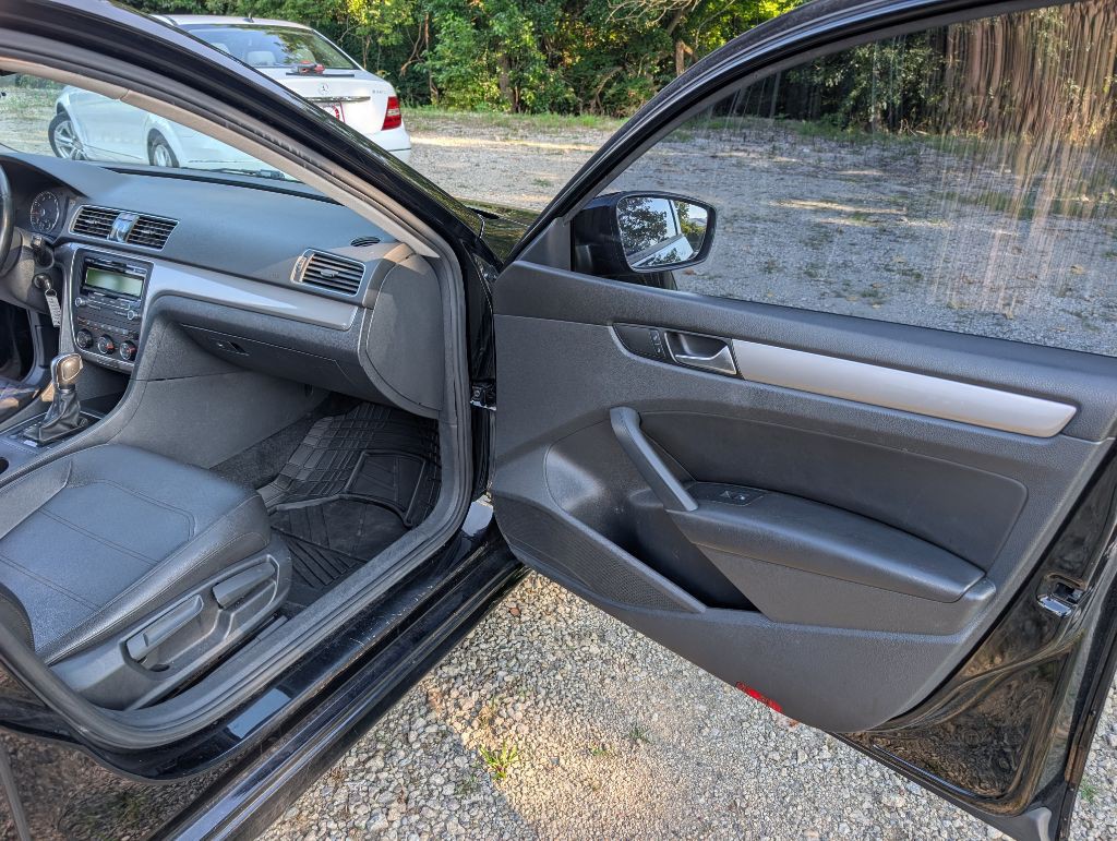 2015 Volkswagen Passat Image 10