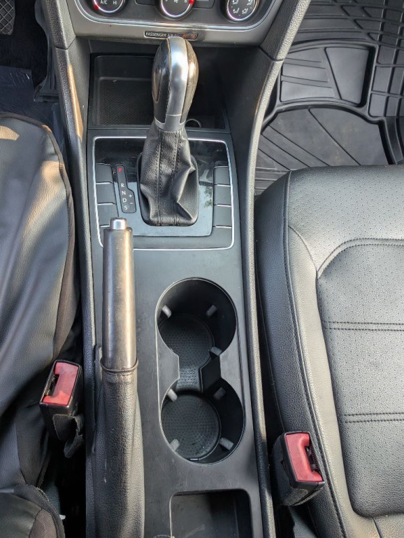 2015 Volkswagen Passat Image 16