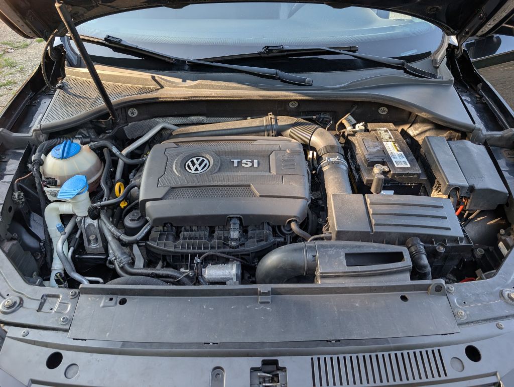 2015 Volkswagen Passat Image 17