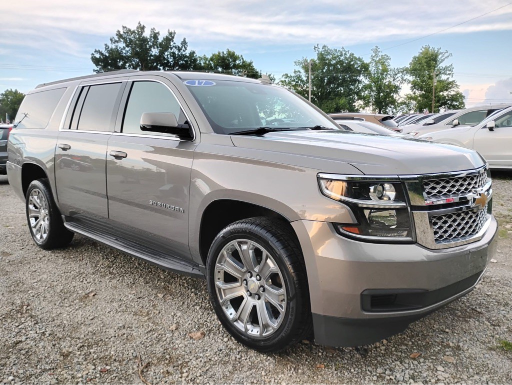2017 Chevrolet Suburban Image 3