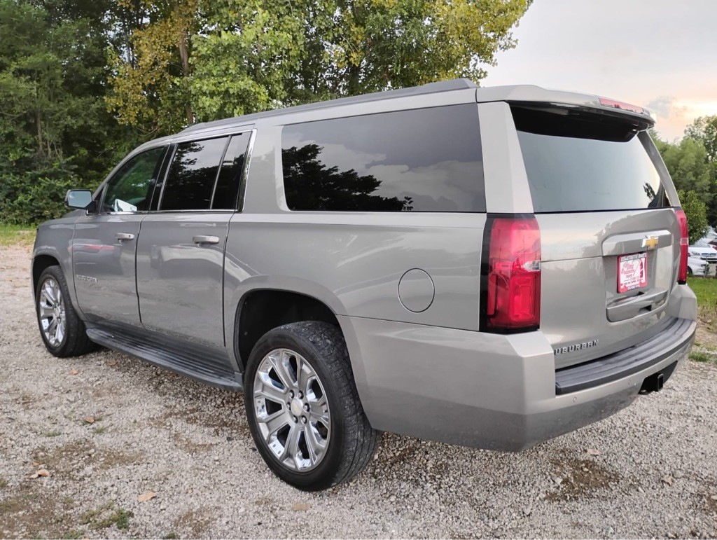 2017 Chevrolet Suburban Image 6