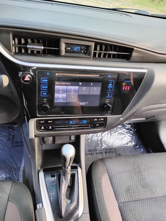 2018 Toyota Corolla Image 17