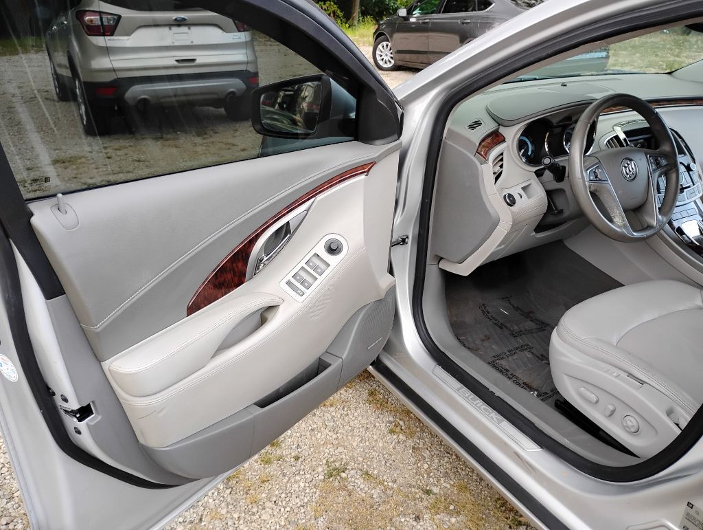 2010 Buick Lacrosse Image 6