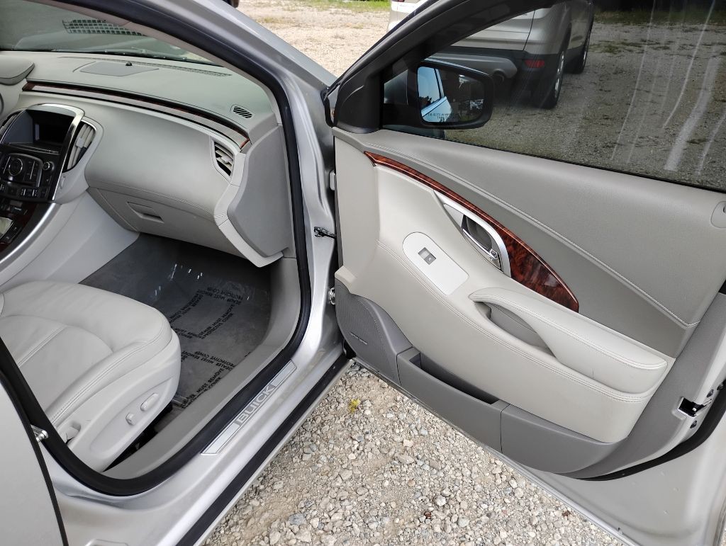 2010 Buick Lacrosse Image 8