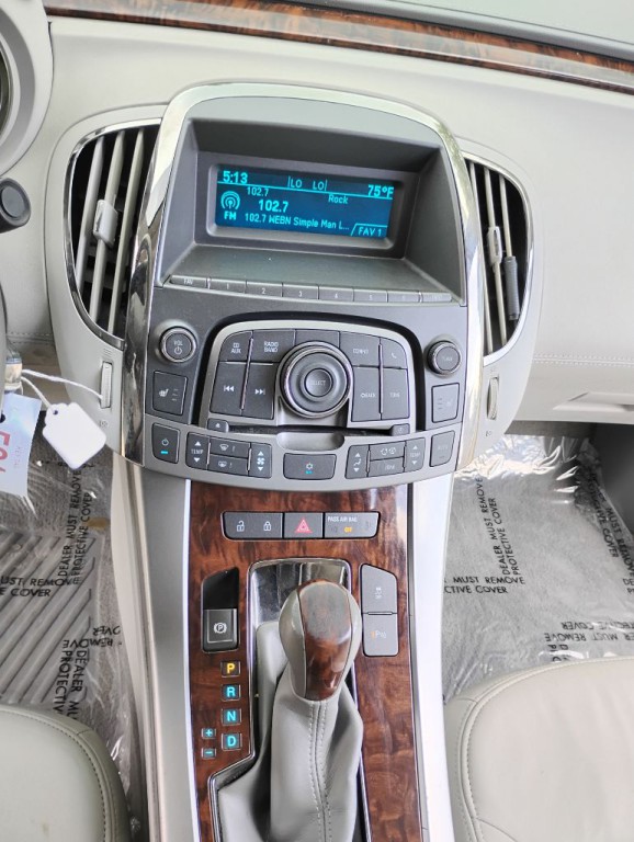 2010 Buick Lacrosse Image 16