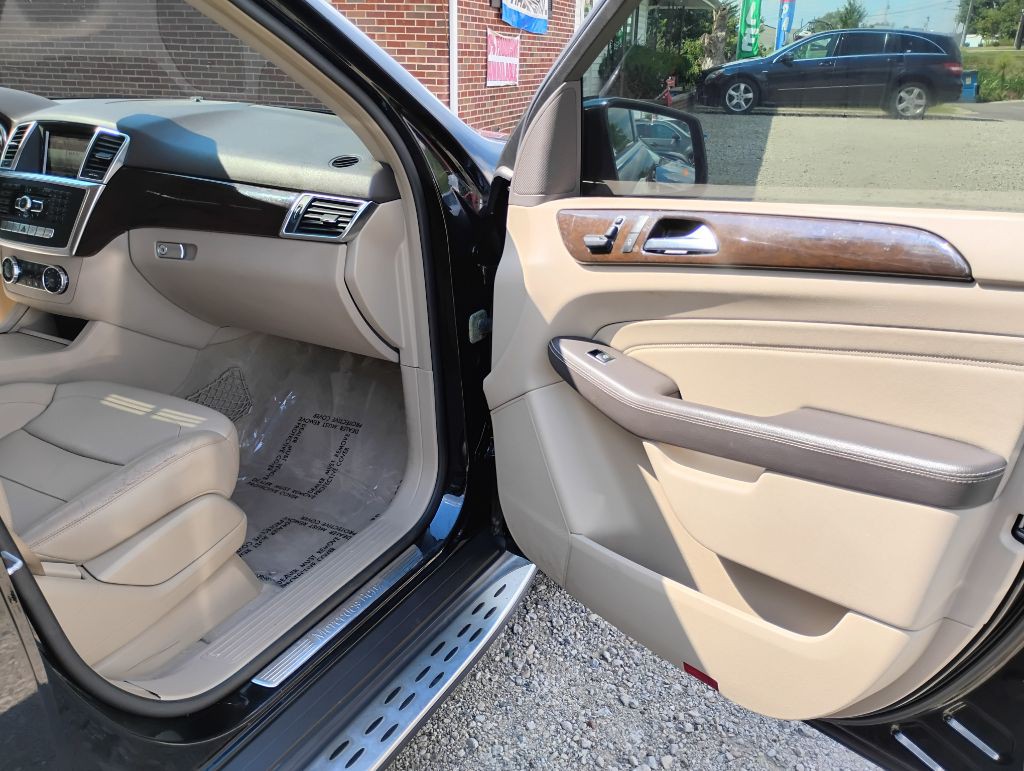 2015 Mercedes-Benz M-Class Image 9