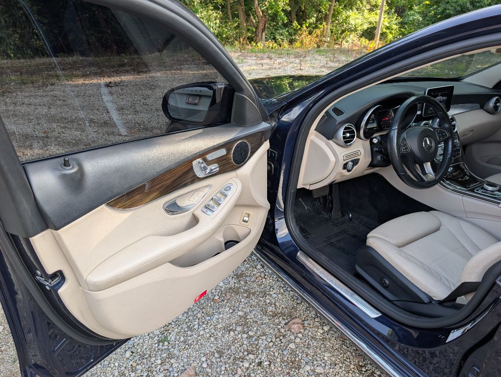 2017 Mercedes-Benz C-Class Image 7
