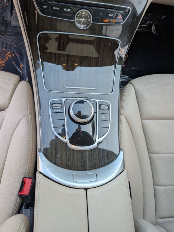 2017 Mercedes-Benz C-Class Image 16