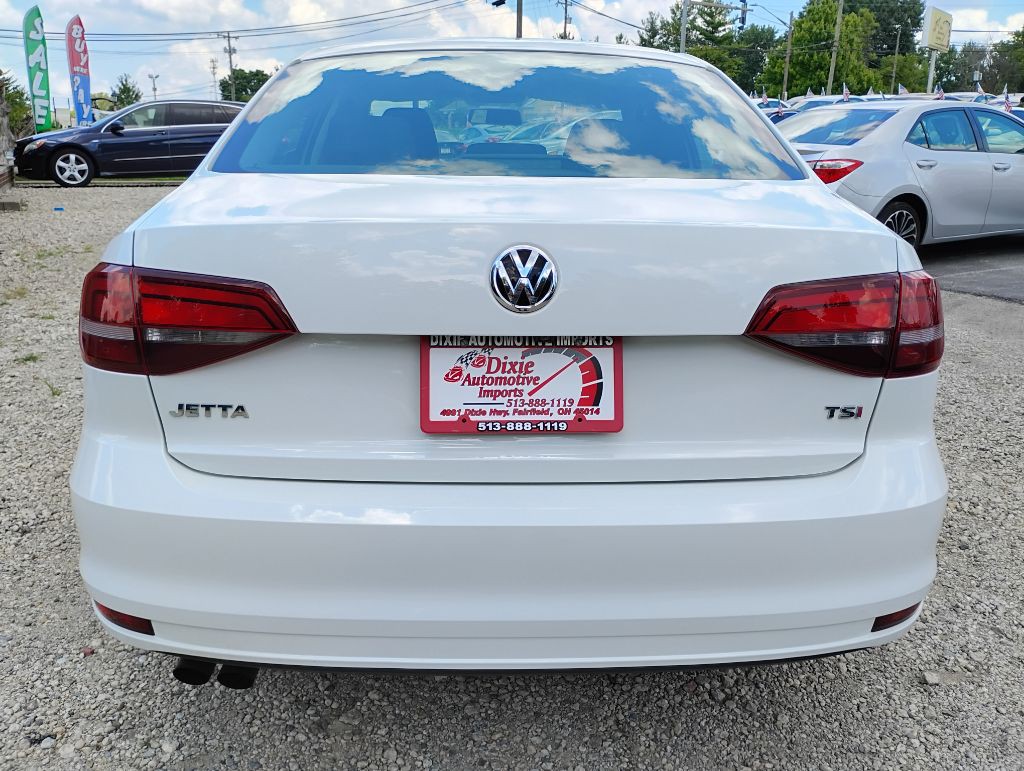 2017 Volkswagen Jetta Image 4