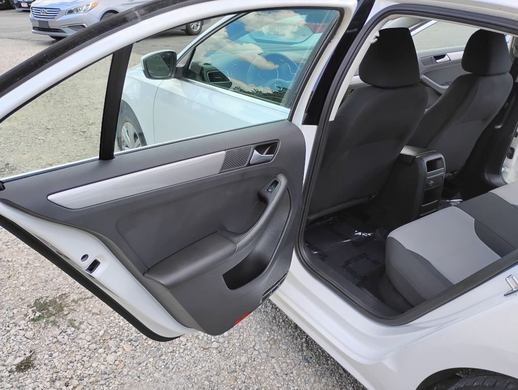 2017 Volkswagen Jetta Image 7