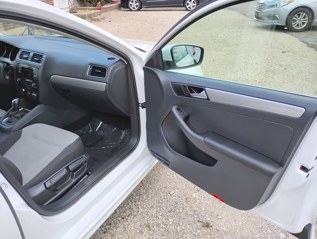 2017 Volkswagen Jetta Image 8