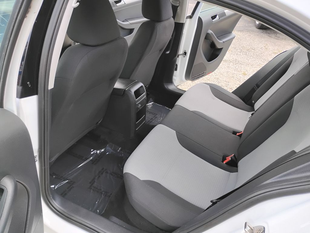 2017 Volkswagen Jetta Image 10