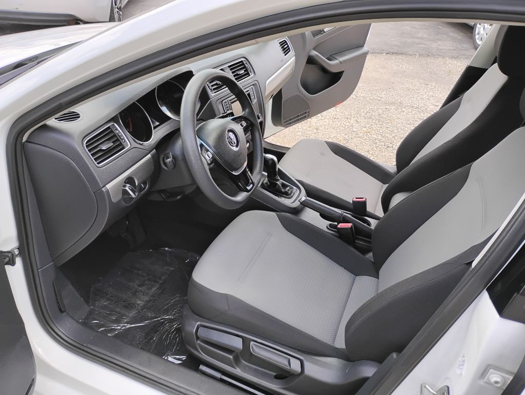 2017 Volkswagen Jetta Image 12