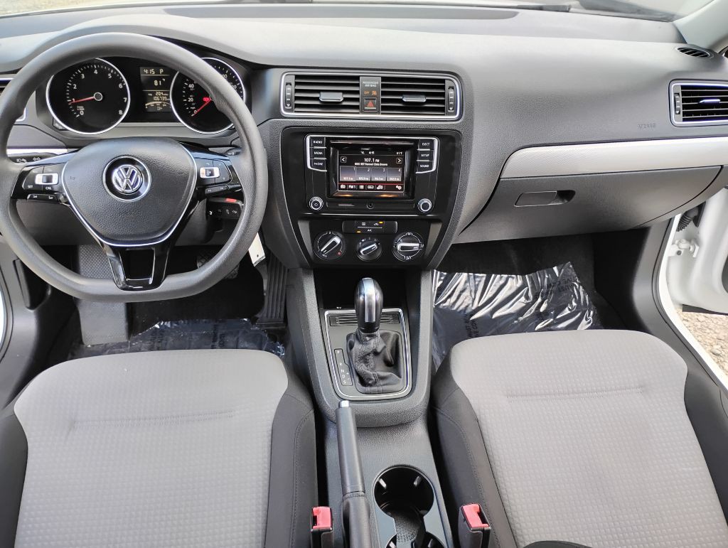 2017 Volkswagen Jetta Image 13