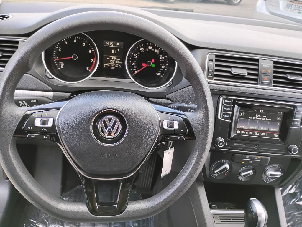 2017 Volkswagen Jetta Image 14