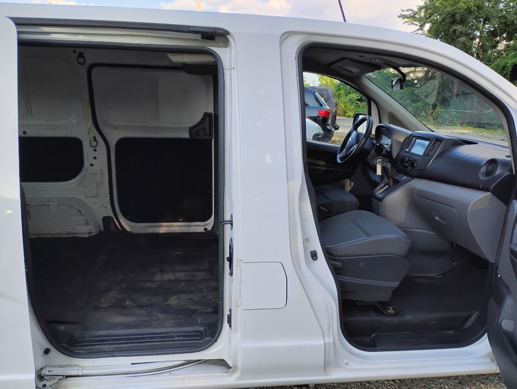 2021 Nissan NV200 Image 10