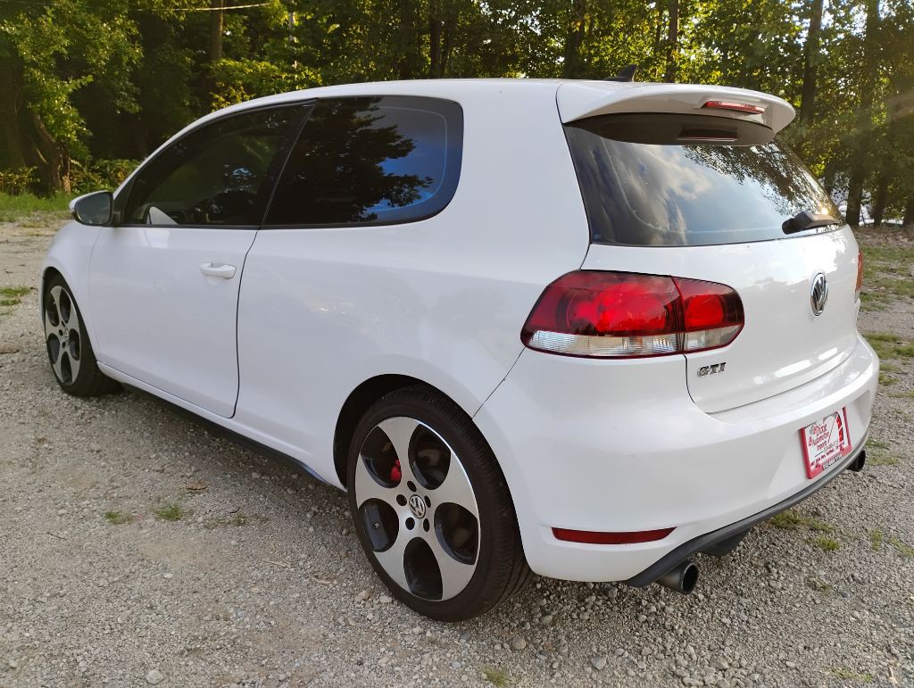 2010 Volkswagen GTI Image 5