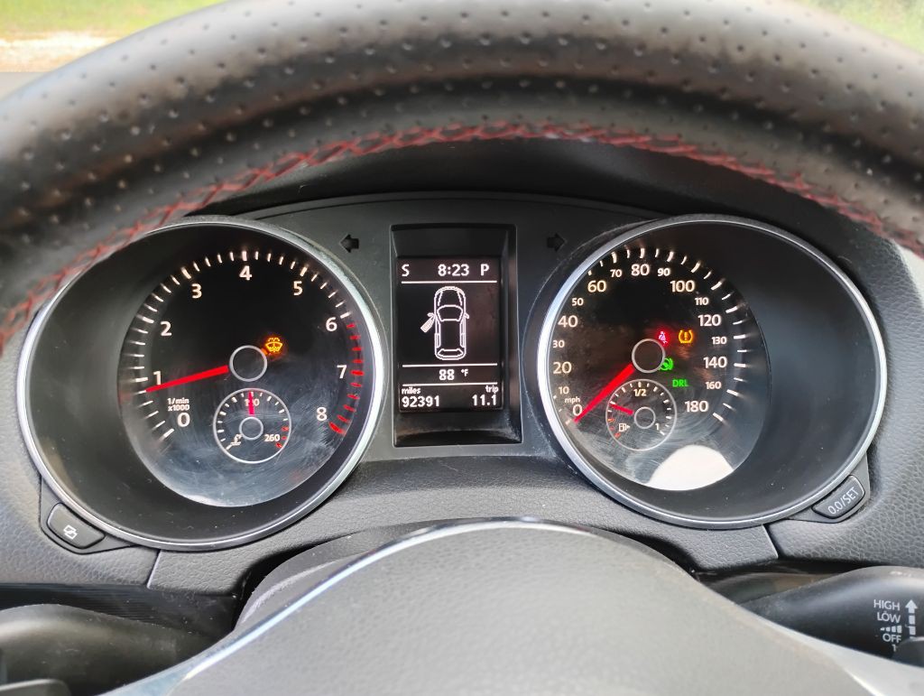 2010 Volkswagen GTI Image 13