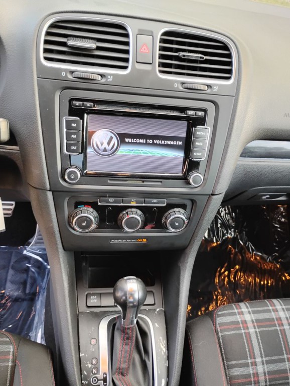 2010 Volkswagen GTI Image 14