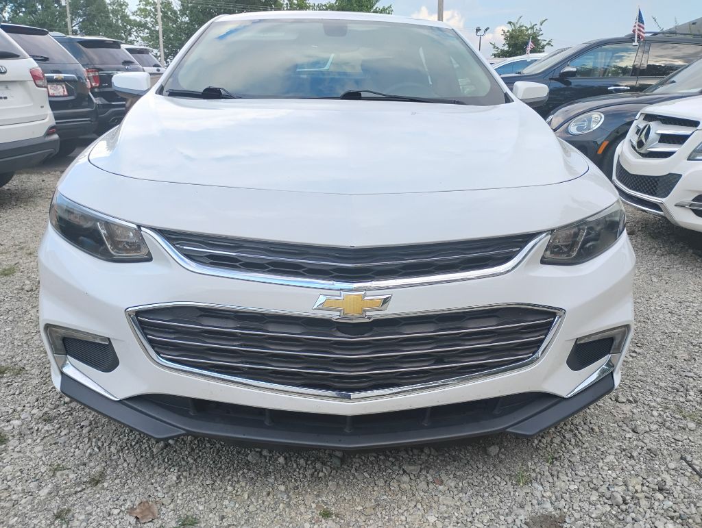 2017 Chevrolet Malibu Image 2
