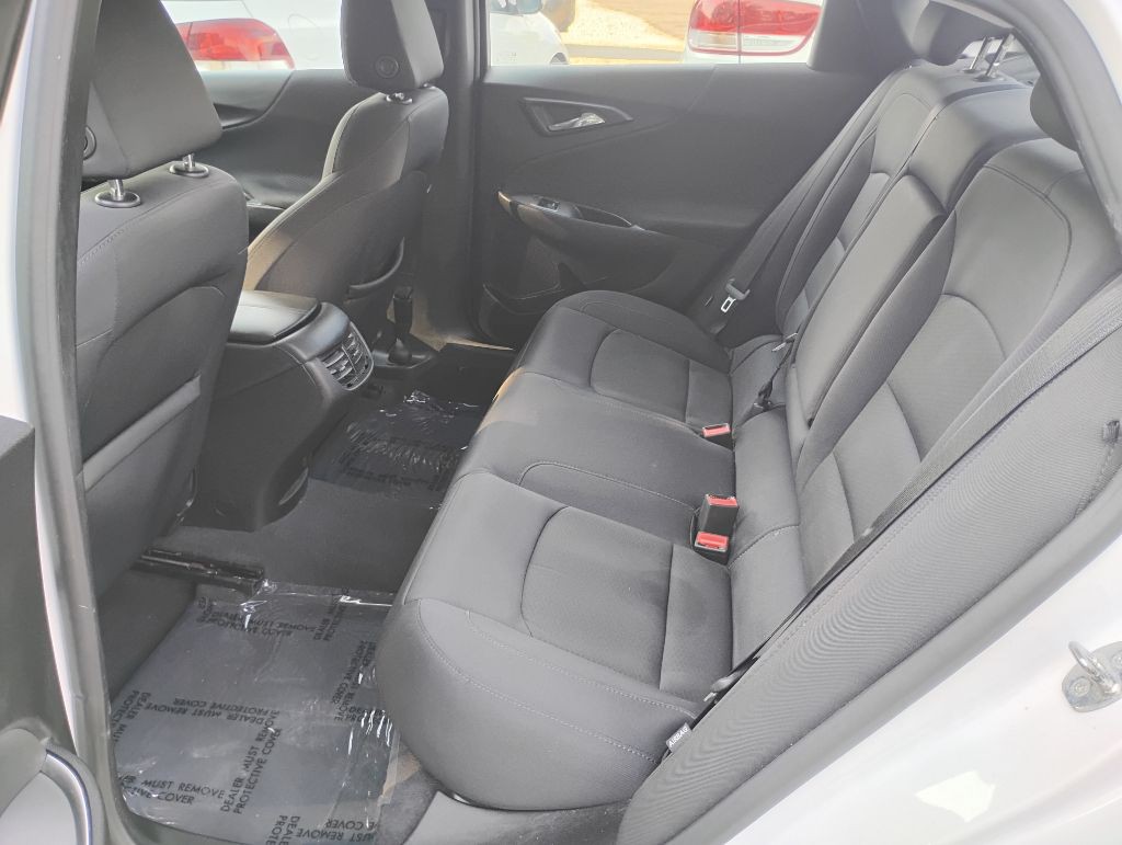 2017 Chevrolet Malibu Image 11